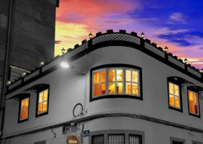 Centro Castillo with own entrance, spacious, authentic